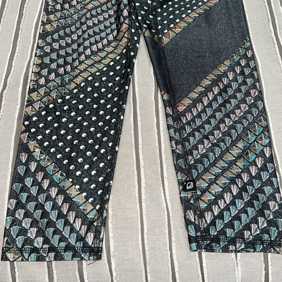 Women’s SZ MEDIUM cropped TEREZ leggings - Picture 3 of 6